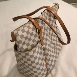 LV handbag. Daimler print
